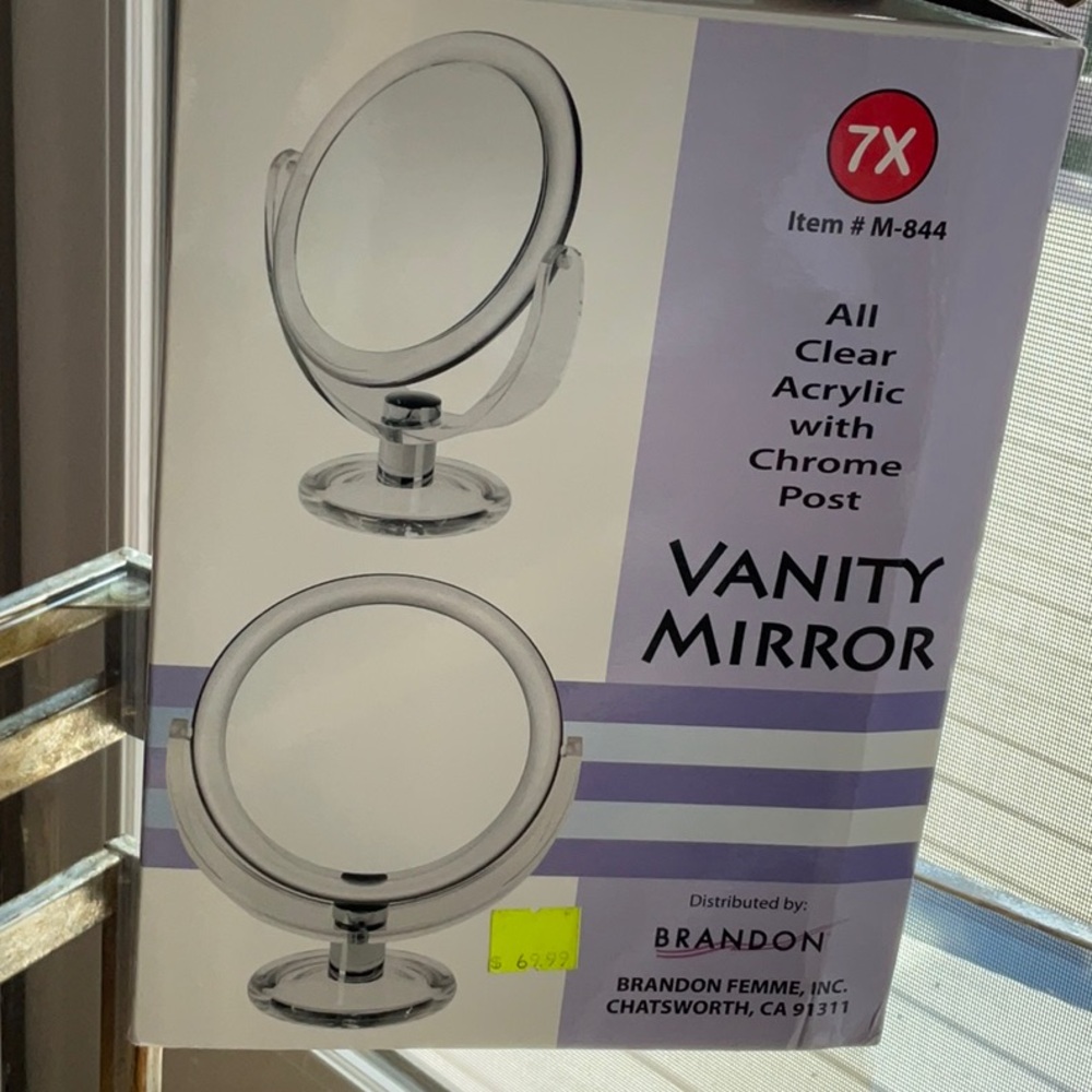 NEW-VANITY MIRROR- High Quality, 7x and Regular View. - Picture 4 of 5